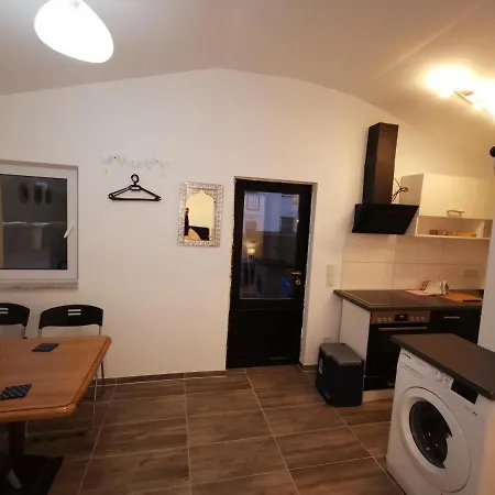 Monteurhutte * Rosrath